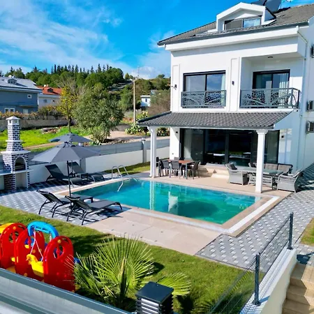 Villa Lotus *